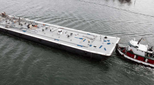 barge-red-tug
