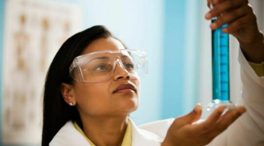 Lab-worker